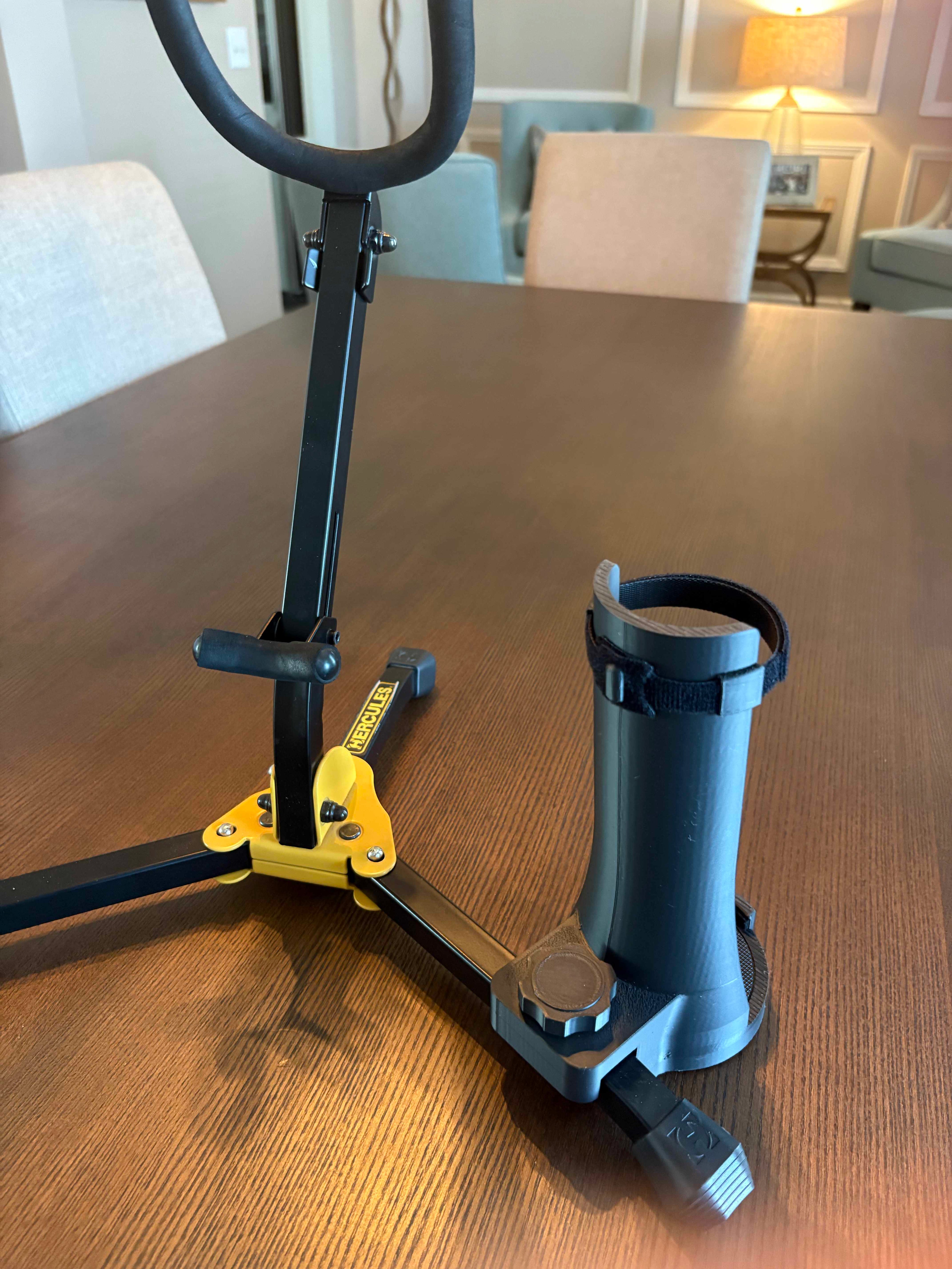 Akai EWI Solo - Hercules Stand Adapter